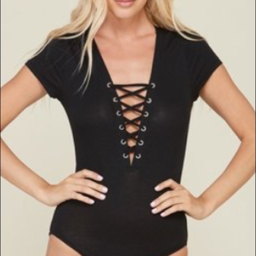 ✨NEW✨Short Sleeve Bodysuit
